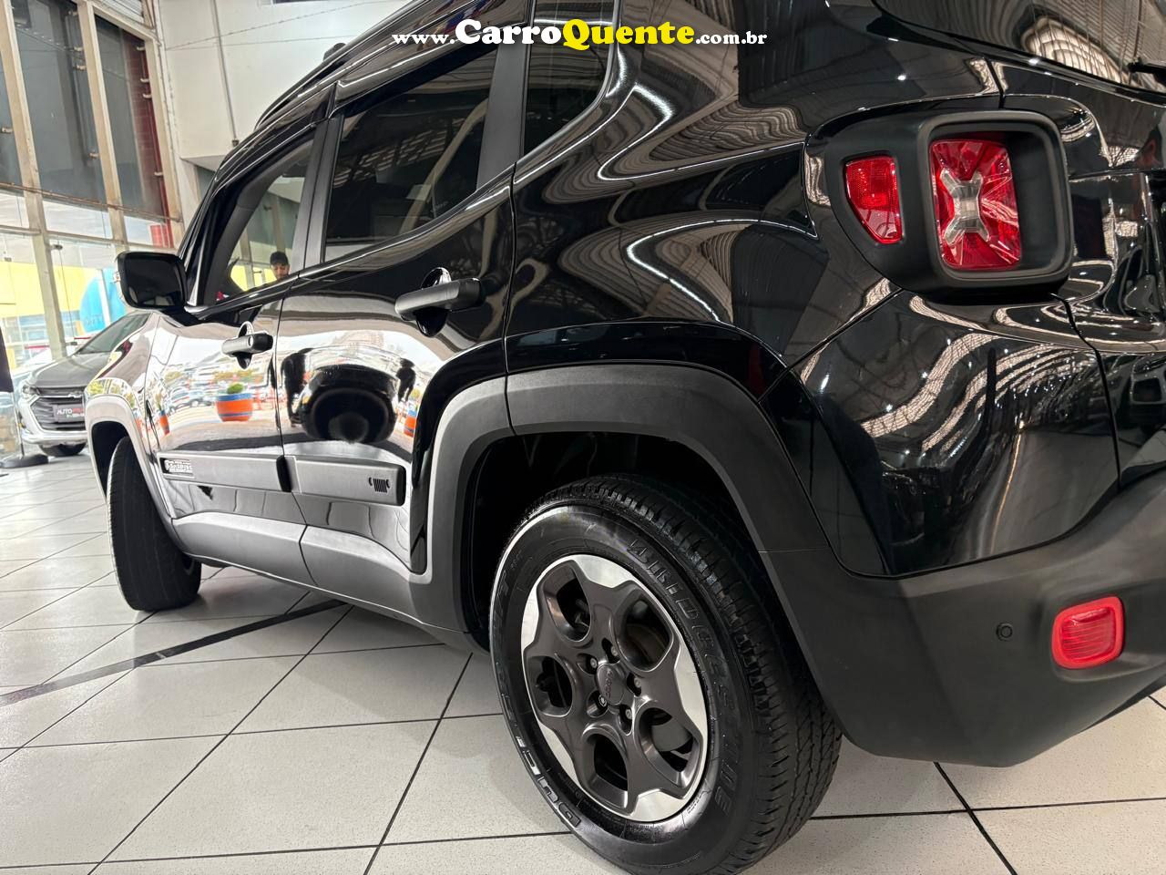 RENEGADE 1.8 AUT. C/ INTERIOR CARAMELO 2020 - Loja
