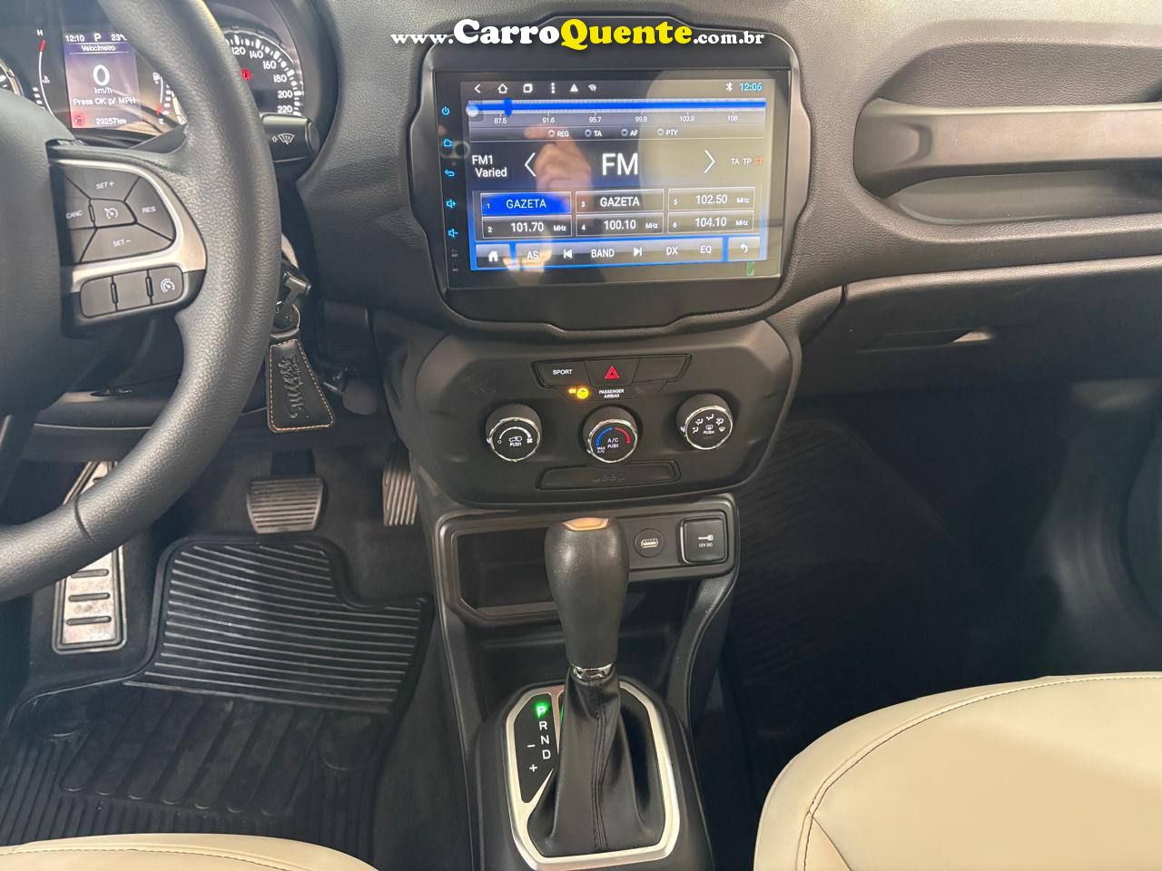 RENEGADE 1.8 AUT. C/ INTERIOR CARAMELO 2020 - Loja