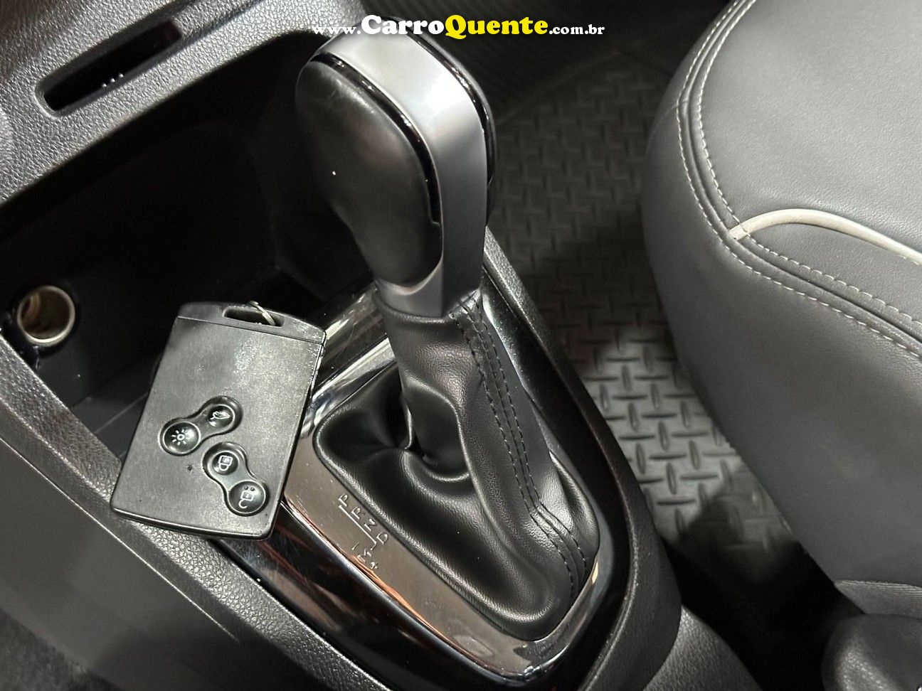 RENAULT CAPTUR 2.0 16V INTENSE 2018 - Loja
