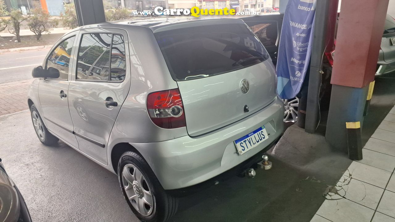 VOLKSWAGEN   FOX PLUS 1.6MI 1.6MI TOTAL FLEX 8V 4P   PRATA 2006 1.6 FLEX - Loja
