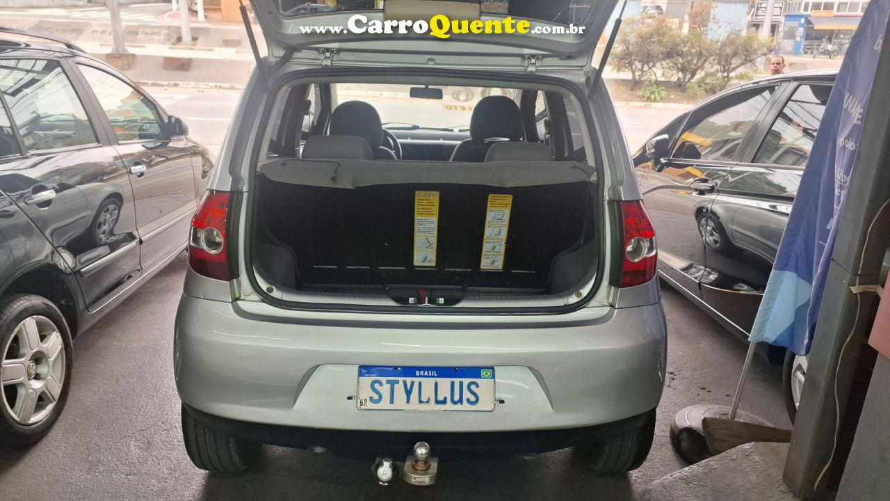 VOLKSWAGEN   FOX PLUS 1.6MI 1.6MI TOTAL FLEX 8V 4P   PRATA 2006 1.6 FLEX - Loja