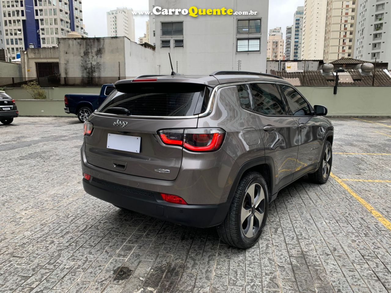JEEP   COMPASS LONGITUDE 2.0 4X2 FLEX 16V AUT.   CINZA 2017 2.0 FLEX - Loja