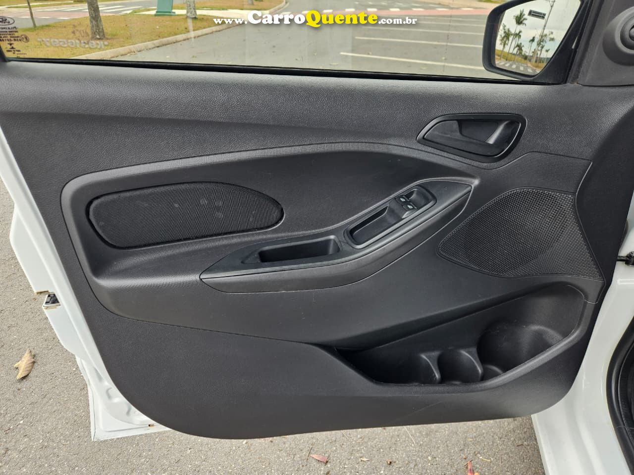 FORD   KA 1.0 SESE PLUS TIVCT FLEX 5P   BRANCO 2019 1.0 FLEX - Loja
