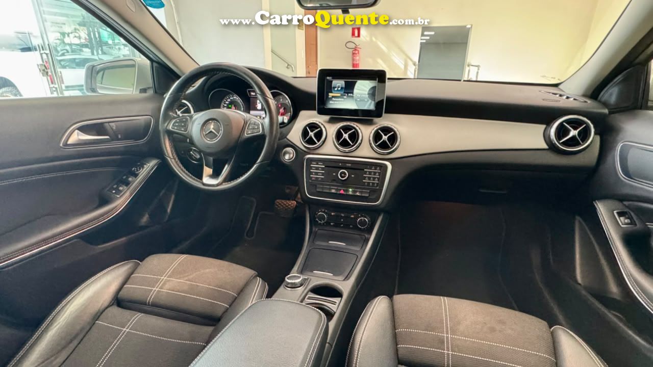MERCEDES-BENZ   GLA 200 ADVANCE 1.61.6 TB 16V FLEX AUT.   PRATA 2017 1.6 FLEX - Loja