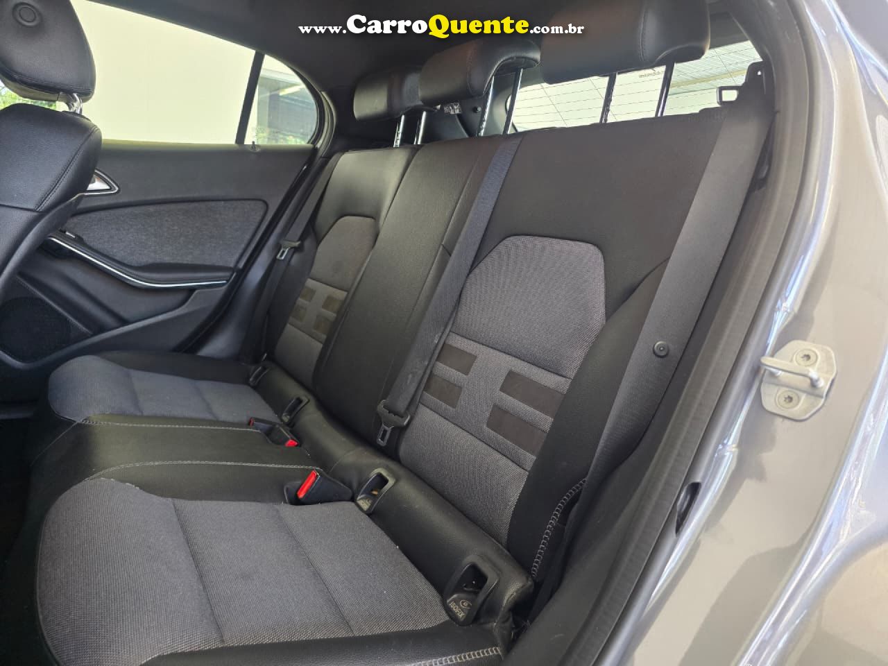 MERCEDES-BENZ   GLA 200 STYLE 1.6 TB 16VFLEX AUT.   CINZA 2015 1.6 GASOLINA - Loja