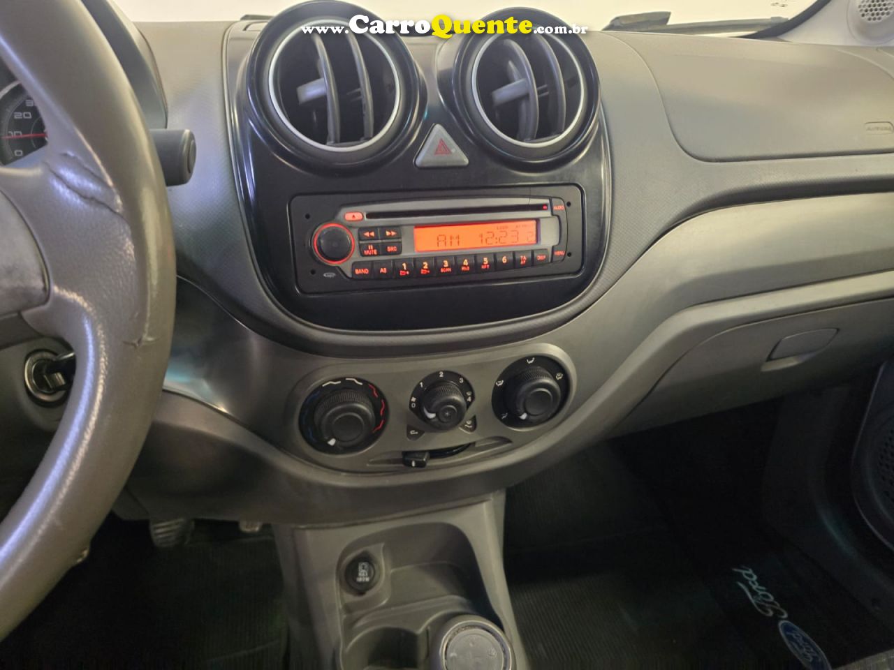 FIAT   PALIO ATTRA.ITÁLIA 1.4 EVO F.FLEX 8V 5P   PRATA 2013 1.4 GASOLINA - Loja