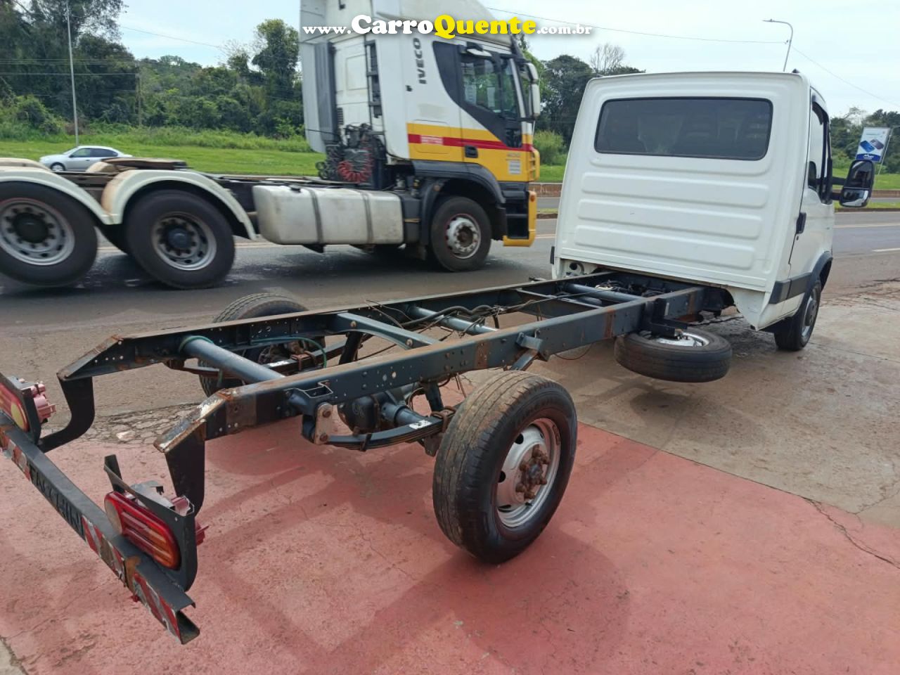 IVECO   DAILY CHASSI 35S14 2P (DIES.)(E5)   BRANCO 2017 147 cv GASOLINA - Loja
