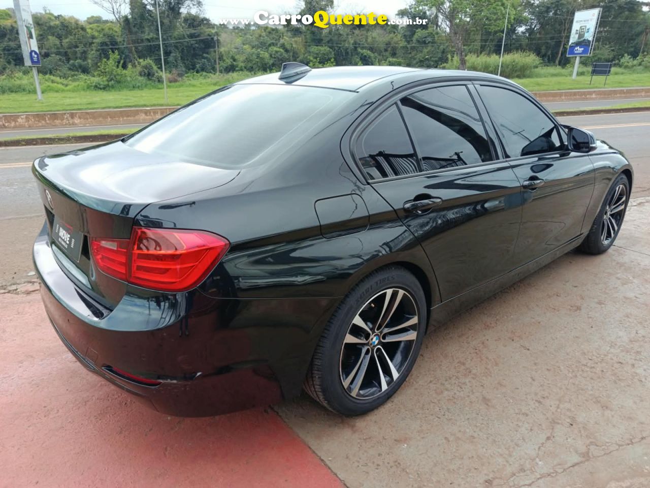 BMW   320IA 2.0 TURBOACTIVEFLEX 16VGP  4P   PRETO 2015 2.0 GASOLINA - Loja