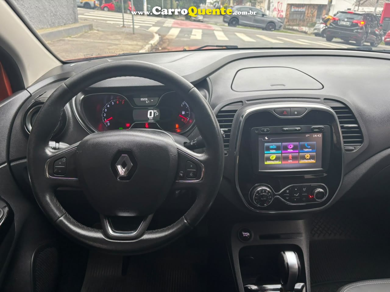 RENAULT   CAPTUR INTENSE 1.6 16V FLEX 5P AUT.   LARANJA 2018 1.6 FLEX - Loja
