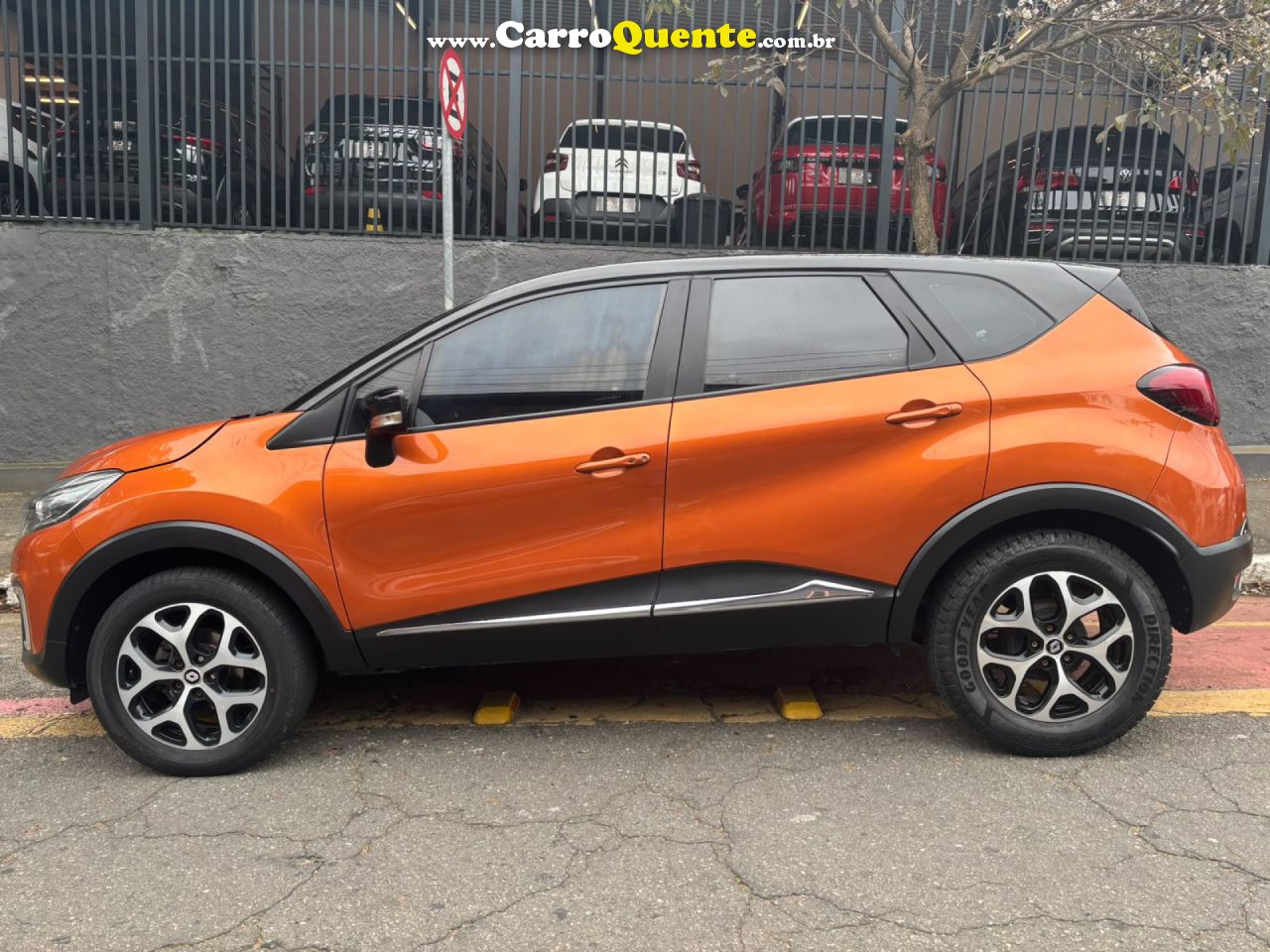 RENAULT   CAPTUR INTENSE 1.6 16V FLEX 5P AUT.   LARANJA 2018 1.6 FLEX - Loja