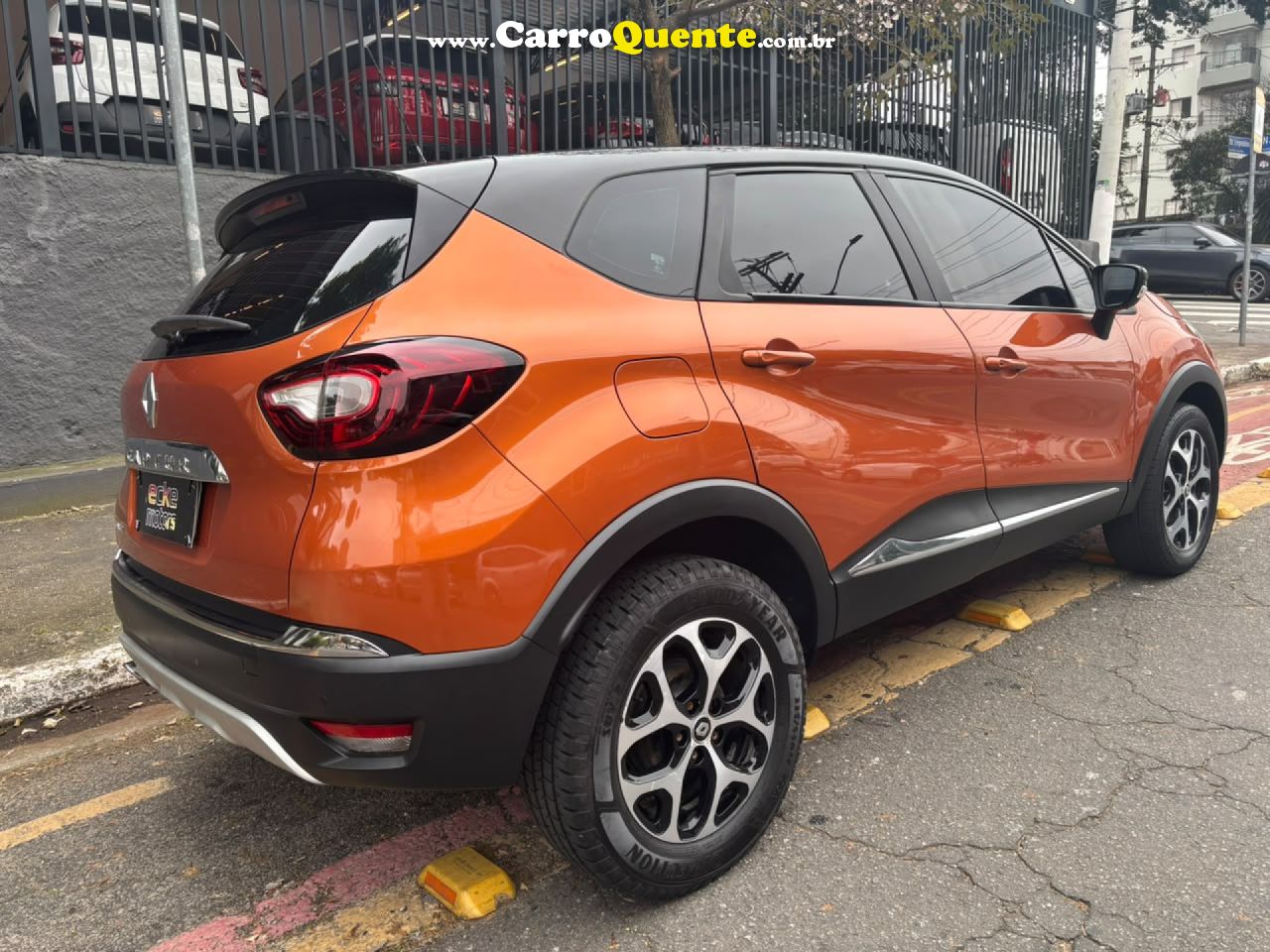 RENAULT   CAPTUR INTENSE 1.6 16V FLEX 5P AUT.   LARANJA 2018 1.6 FLEX - Loja