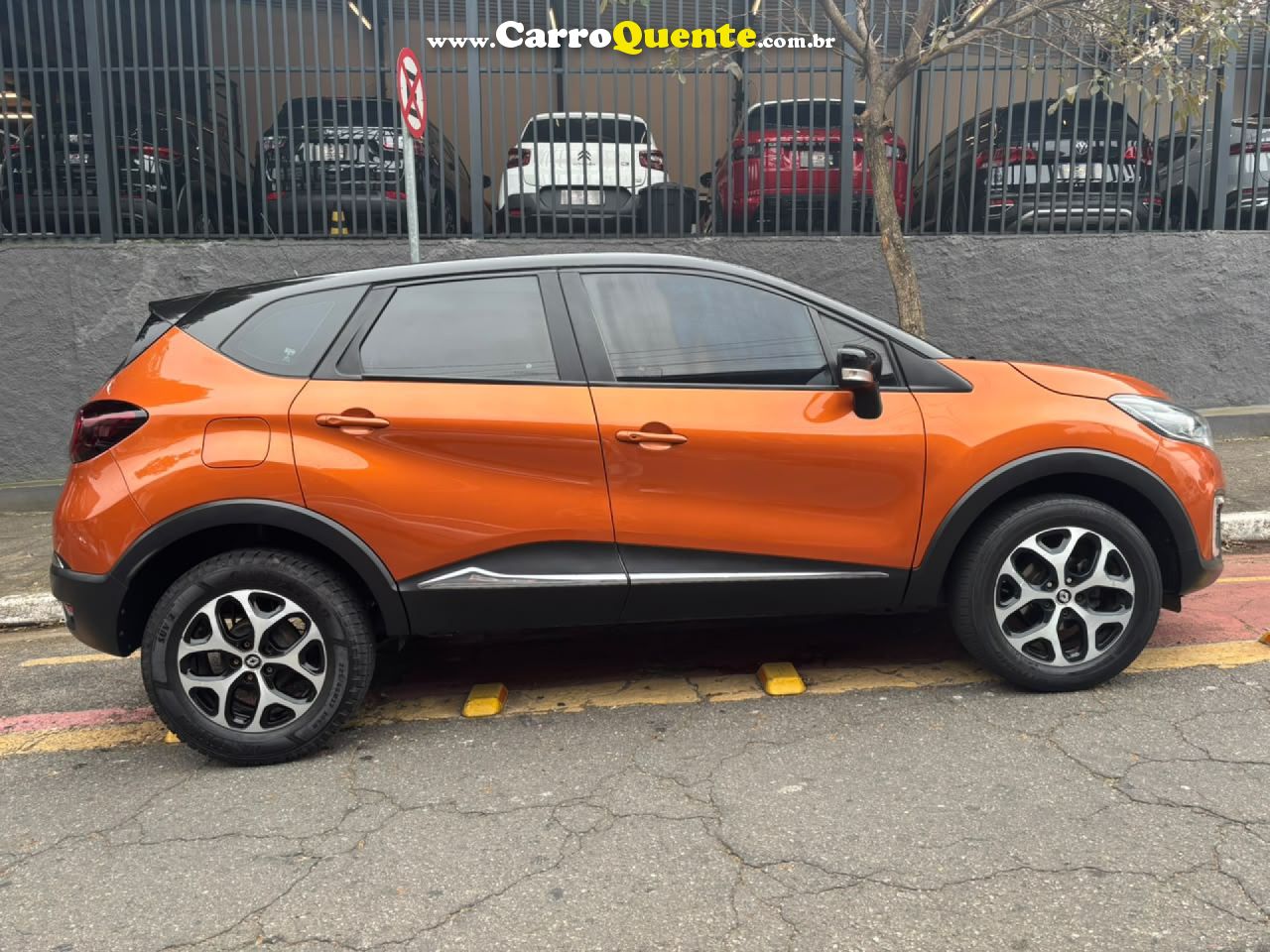 RENAULT   CAPTUR INTENSE 1.6 16V FLEX 5P AUT.   LARANJA 2018 1.6 FLEX - Loja