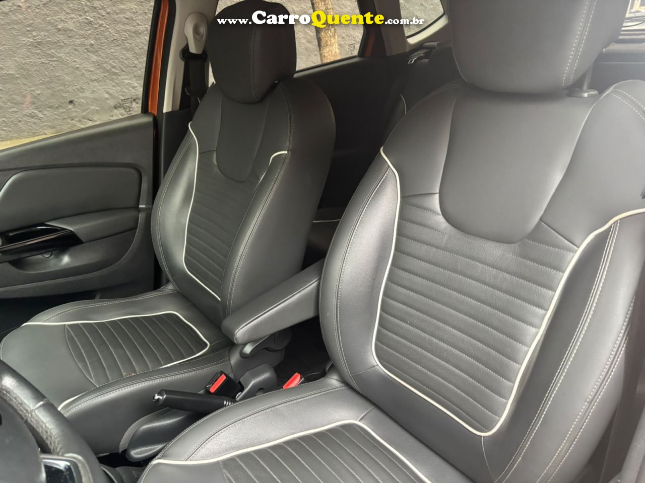 RENAULT   CAPTUR INTENSE 1.6 16V FLEX 5P AUT.   LARANJA 2018 1.6 FLEX - Loja