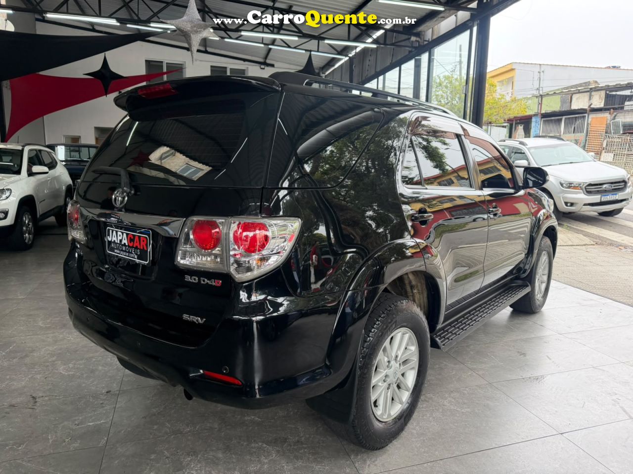 TOYOTA   HILUX SW4 SRV D4-D 4X4 3.0 TDI DIES. AUT   PRETO 2012 3.0 DIESEL - Loja