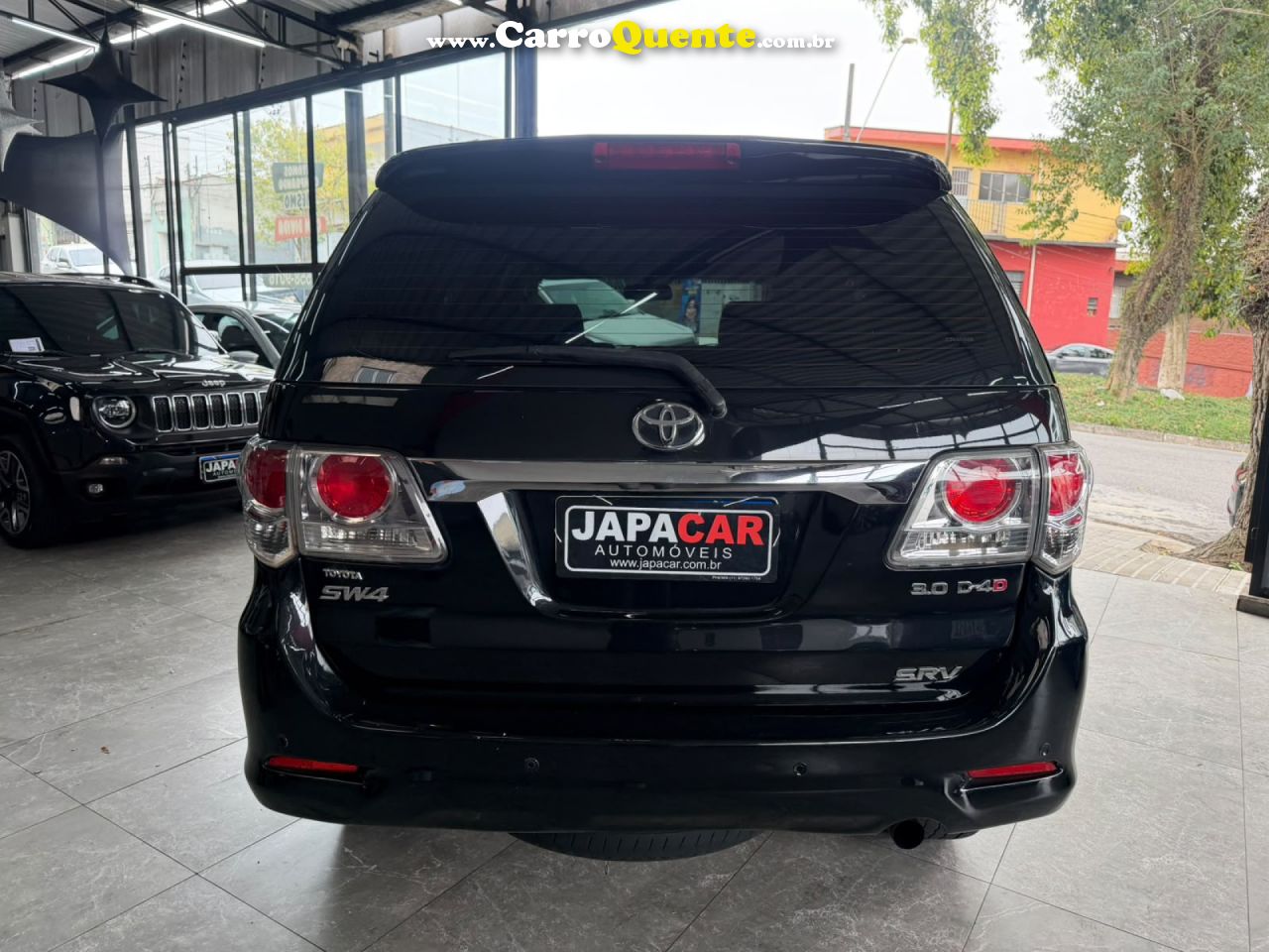 TOYOTA   HILUX SW4 SRV D4-D 4X4 3.0 TDI DIES. AUT   PRETO 2012 3.0 DIESEL - Loja