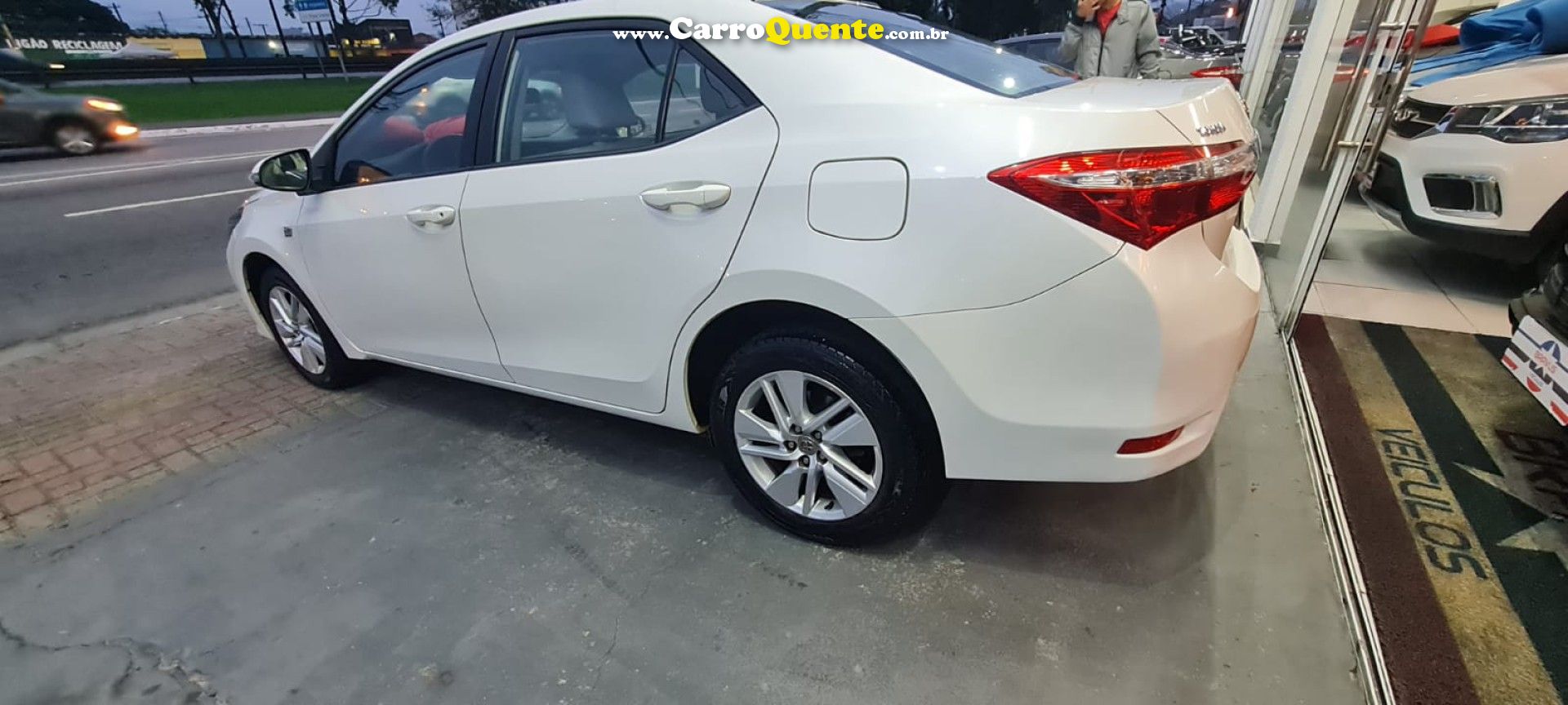 TOYOTA   COROLLA GLI UPPER 1.8 FLEX 16V AUT.   BRANCO 2016 1.8 FLEX - Loja