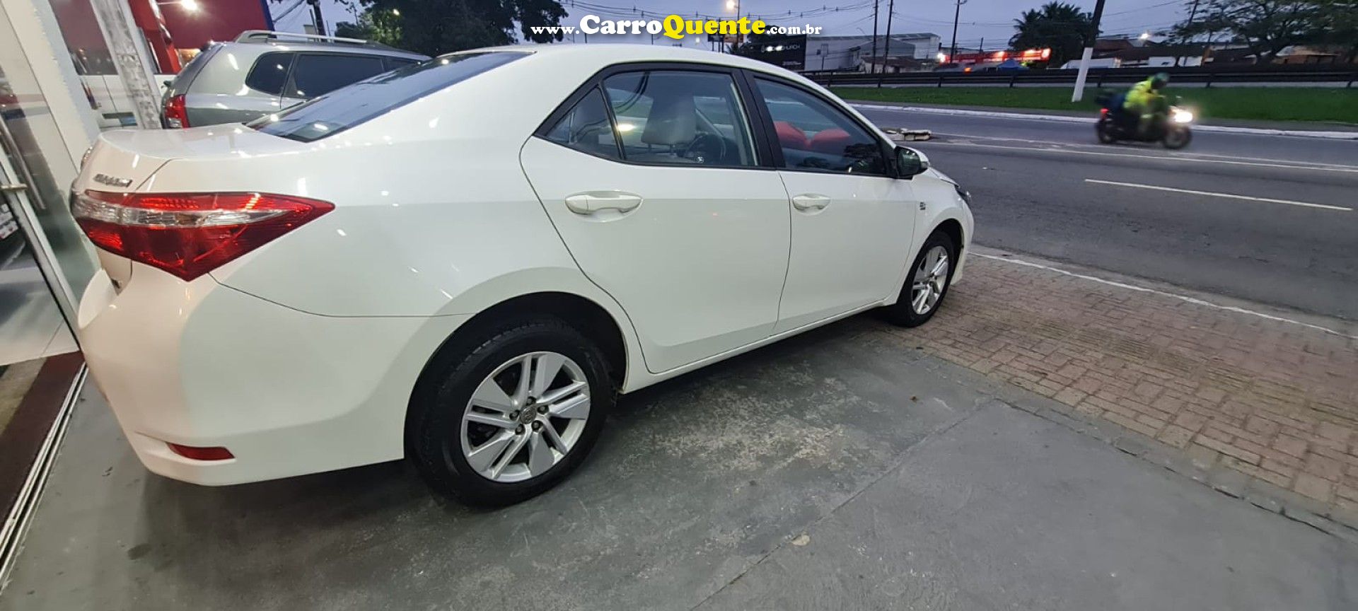 TOYOTA   COROLLA GLI UPPER 1.8 FLEX 16V AUT.   BRANCO 2016 1.8 FLEX - Loja