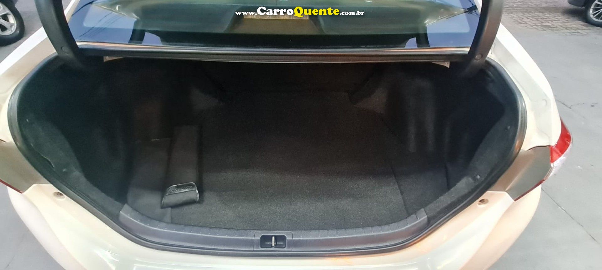 TOYOTA   COROLLA GLI UPPER 1.8 FLEX 16V AUT.   BRANCO 2016 1.8 FLEX - Loja