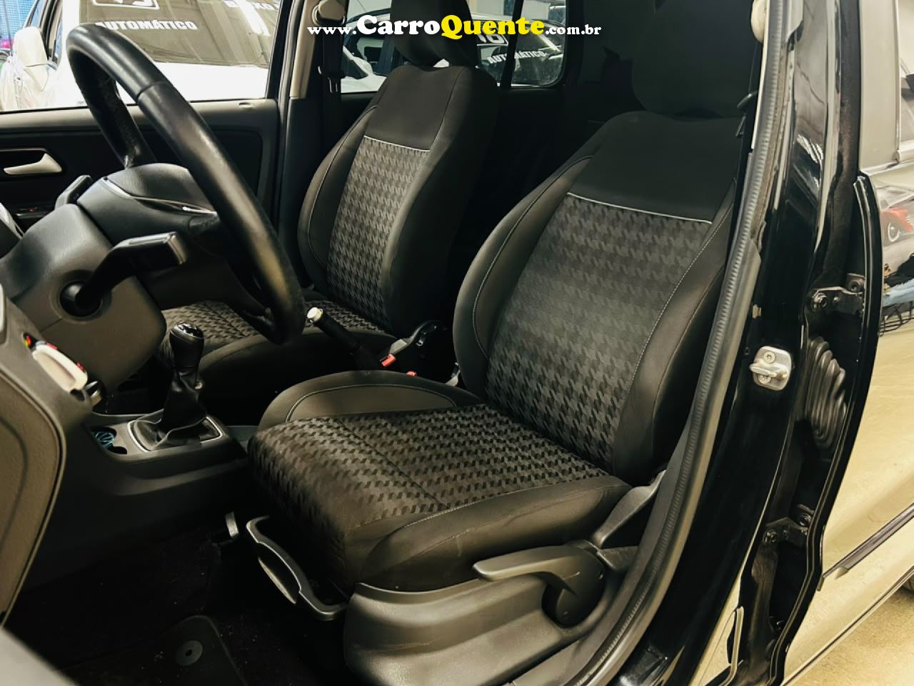VOLKSWAGEN   FOX COMFORTLINE 1.6 FLEX 8V 5P   PRETO 2018 1.6 FLEX - Loja