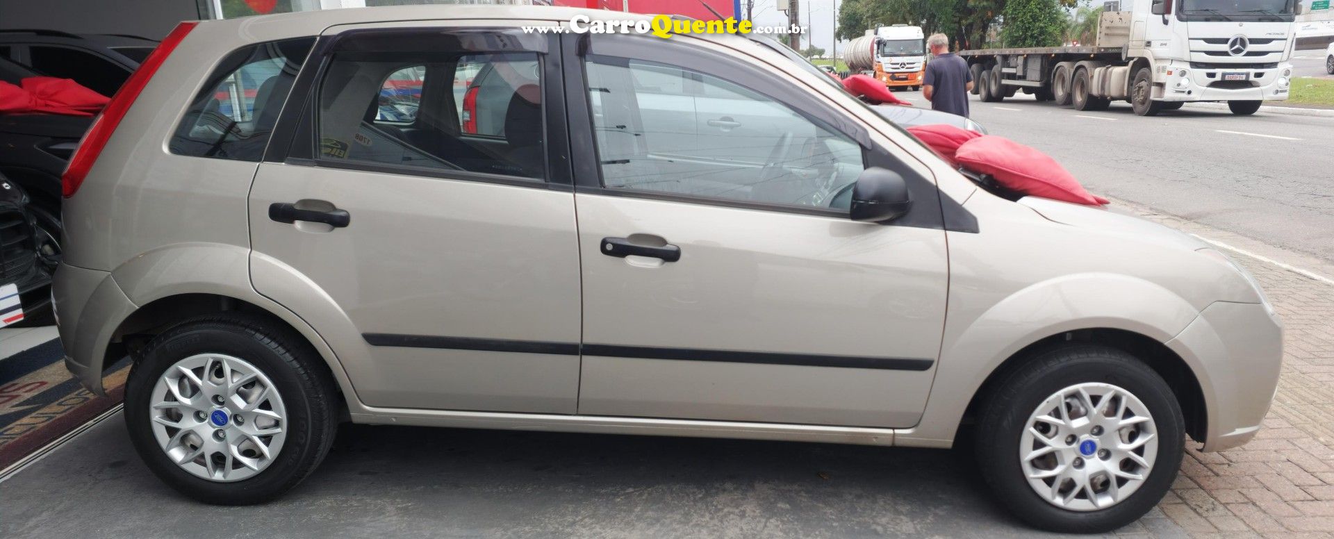 FORD   FIESTA 1.0 8V FLEXCLASS 1.0 8V FLEX 5P   PRATA 2008 1.0 FLEX - Loja