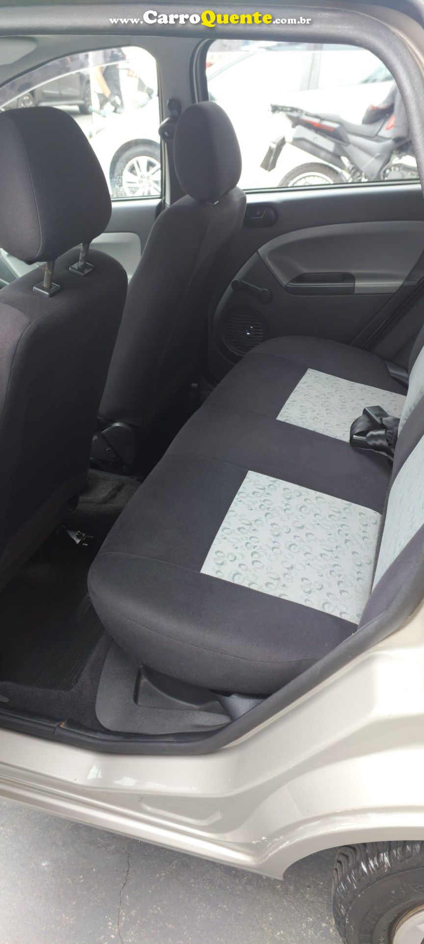 FORD   FIESTA 1.0 8V FLEXCLASS 1.0 8V FLEX 5P   PRATA 2008 1.0 FLEX - Loja