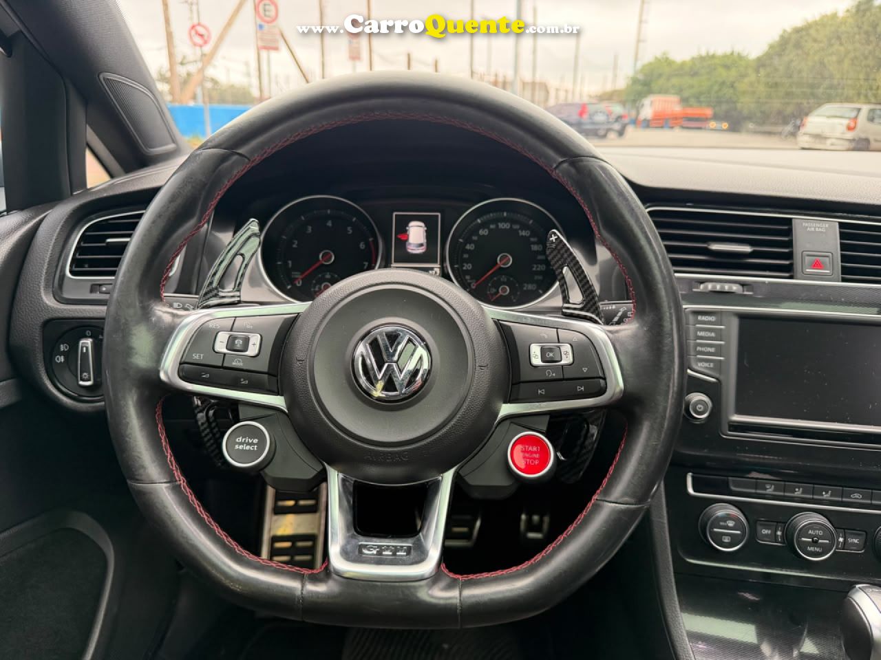 VOLKSWAGEN   GOLF GTI 2.0 TSI 220CV AUT.   PRATA 2016 2.0 GASOLINA - Loja