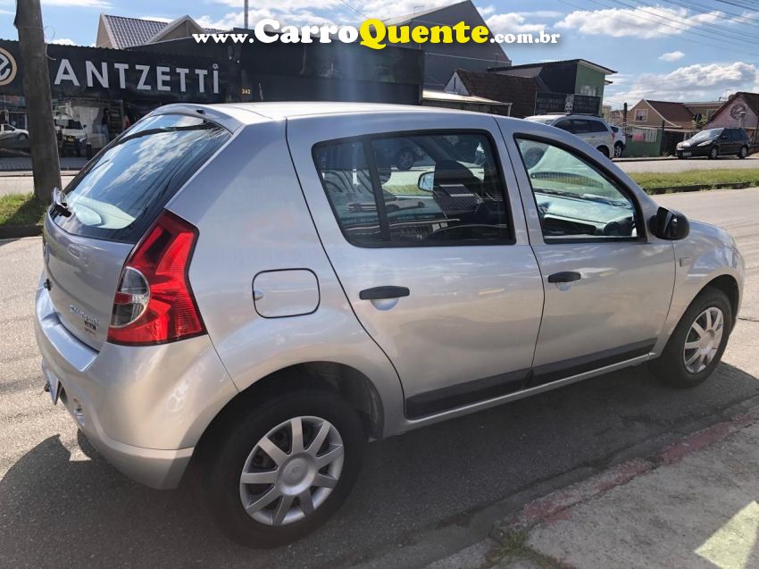 Renault SANDERO 1.0 EXPRESSION 16V FLEX 4P MANUAL - Loja