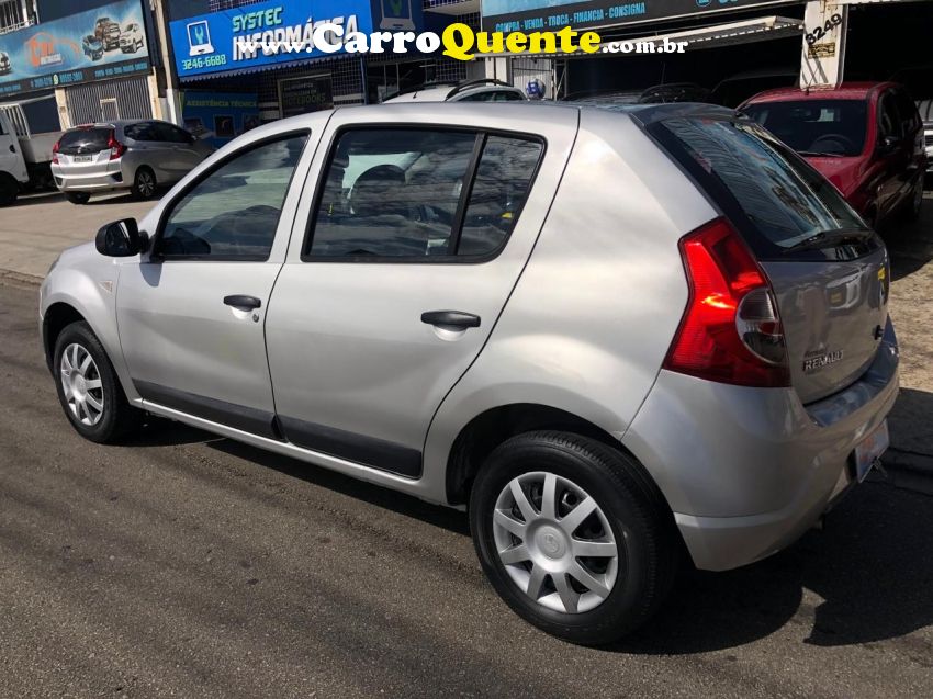 Renault SANDERO 1.0 EXPRESSION 16V FLEX 4P MANUAL - Loja