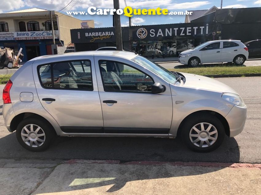 Renault SANDERO 1.0 EXPRESSION 16V FLEX 4P MANUAL - Loja