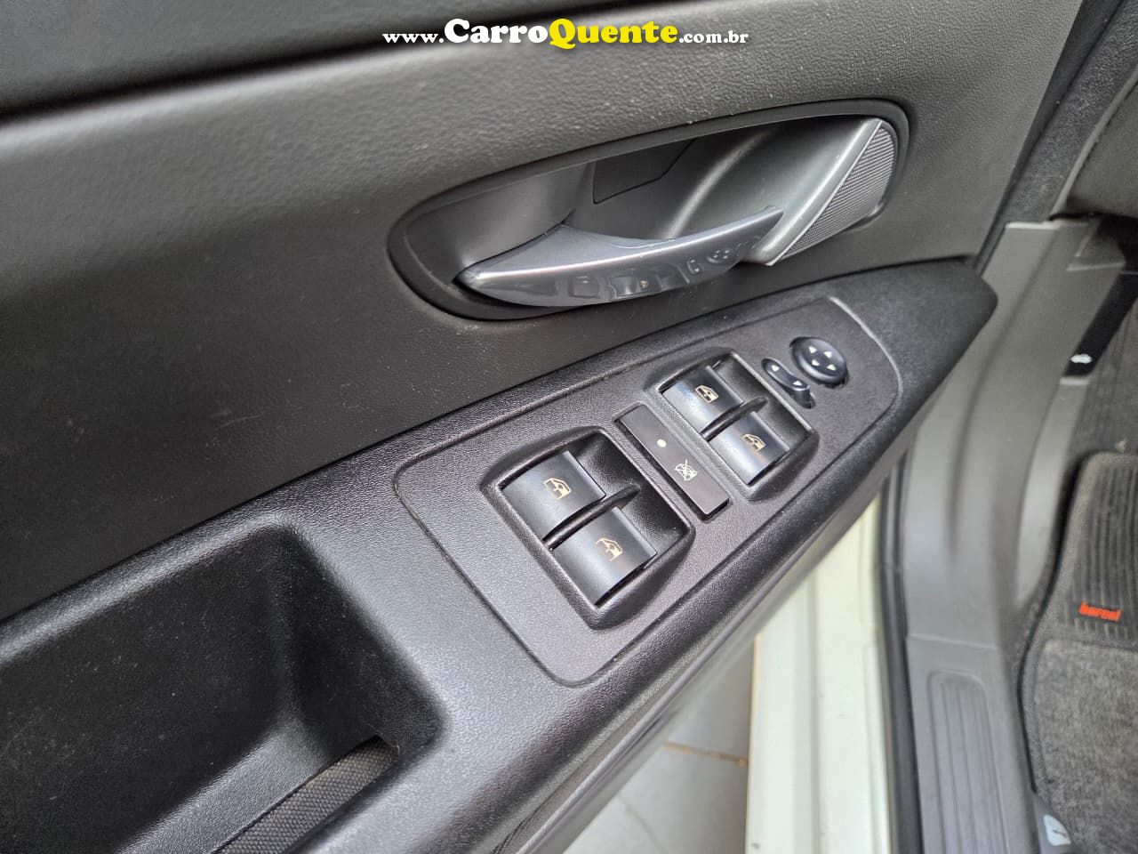 FIAT PUNTO 1.6 ESSENCE 16V 2012 - Loja
