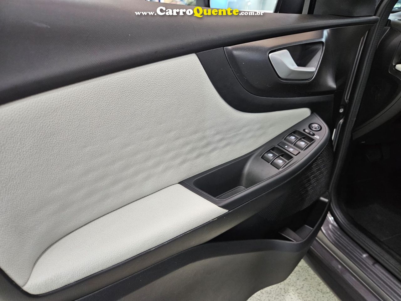 FIAT FASTBACK 1.0 TURBO 200 HYBRID AUDACE * 3.100Km * 2026 - Loja