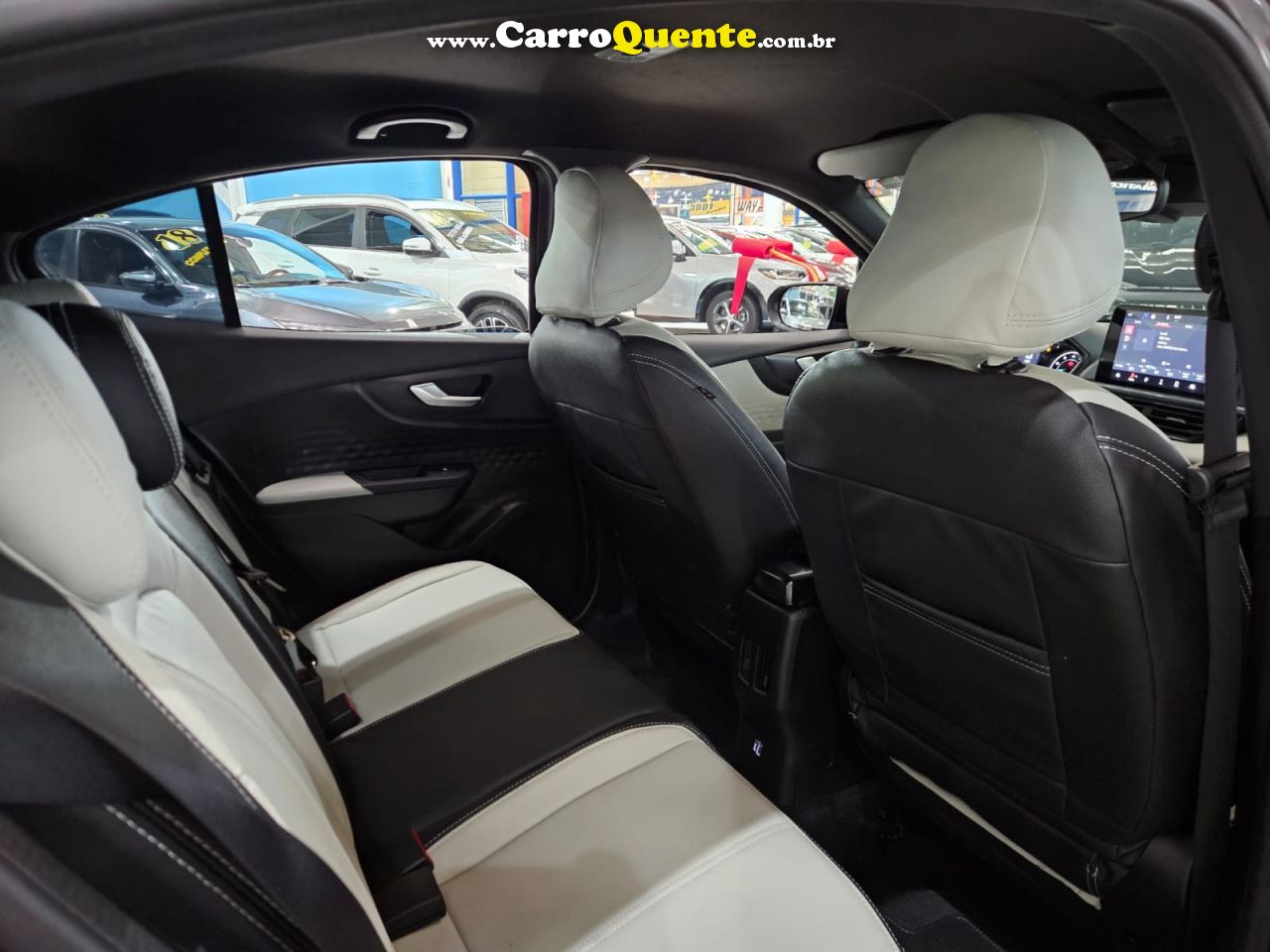 FIAT FASTBACK 1.0 TURBO 200 HYBRID AUDACE * 3.100Km * 2026 - Loja