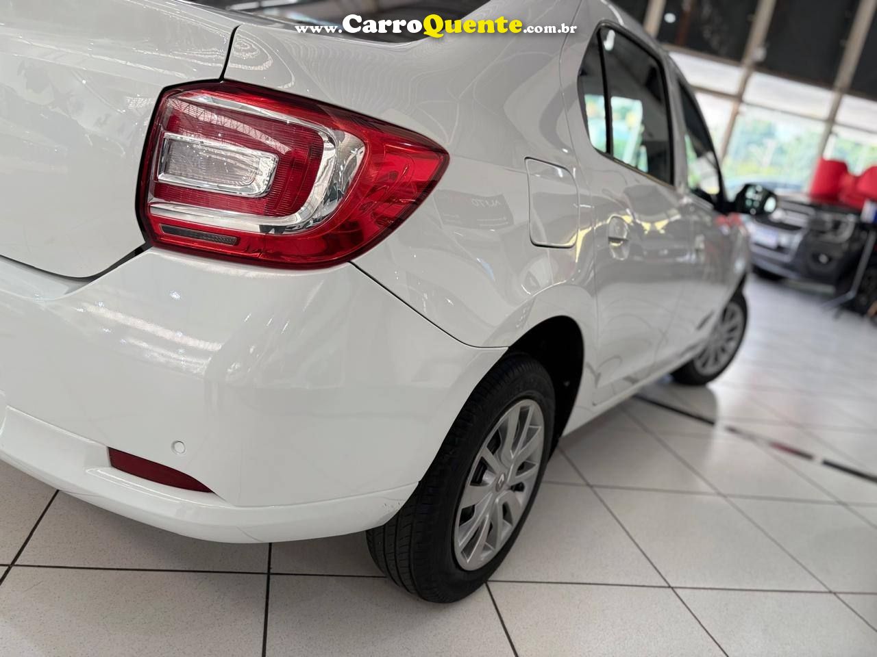 RENAULT LOGAN 1.0 12V SCE ZEN 2023 - Loja