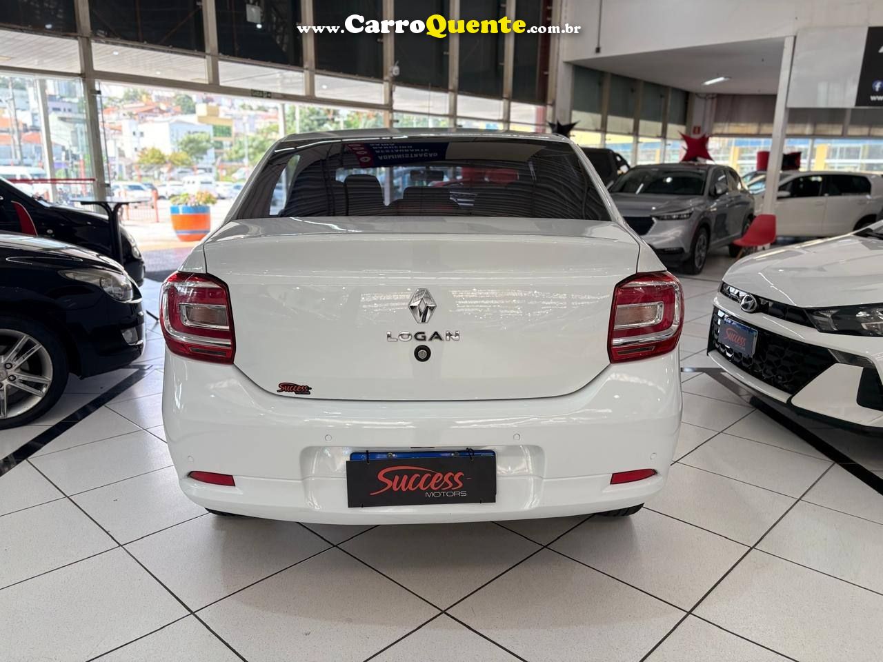 RENAULT LOGAN 1.0 12V SCE ZEN 2023 - Loja