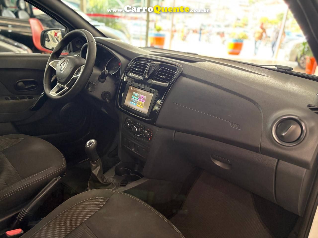 RENAULT LOGAN 1.0 12V SCE ZEN 2023 - Loja