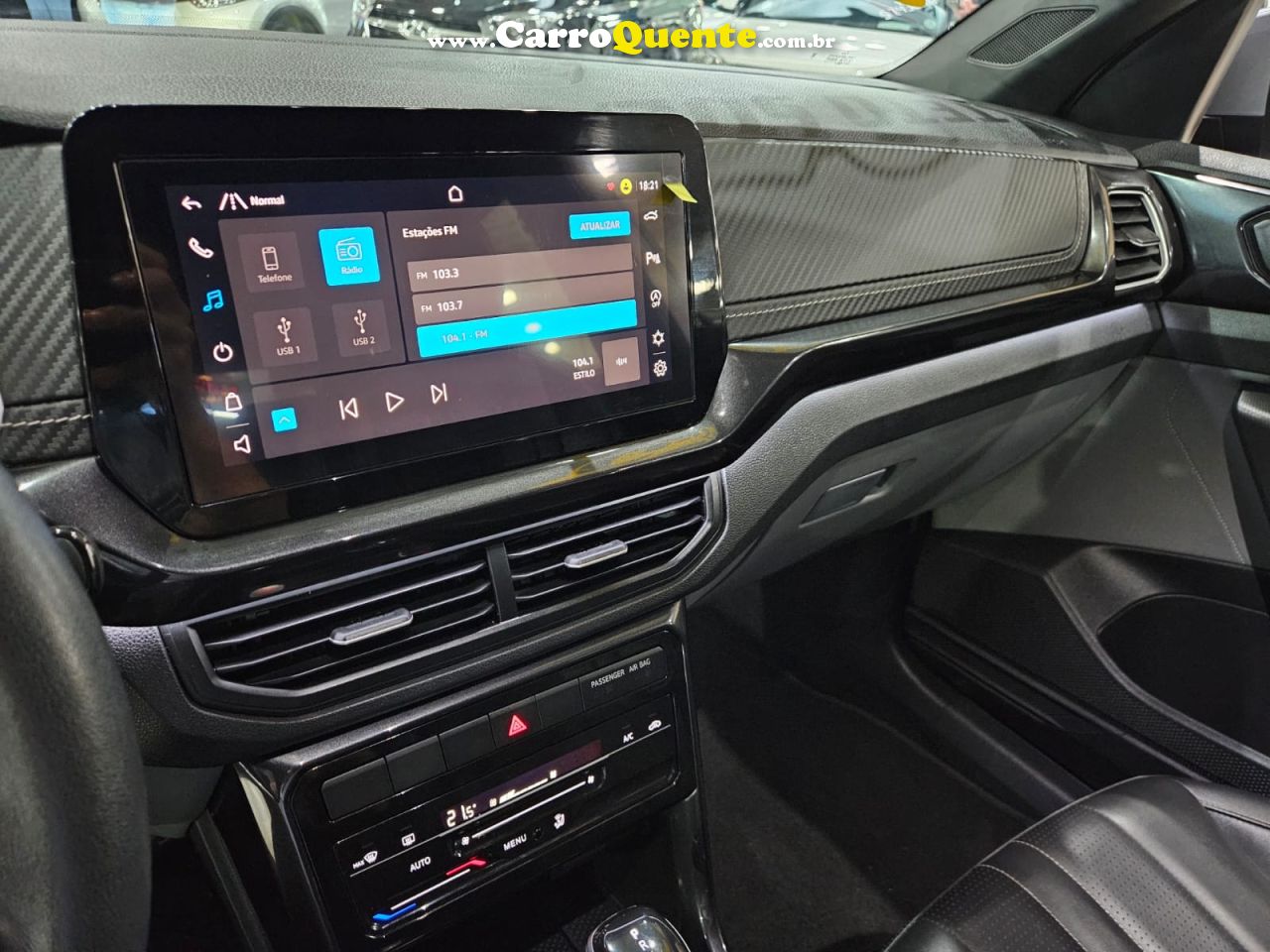 VOLKSWAGEN T-CROSS 1.0 TSI * C/ Teto Solar + Garantia de Fábrica * 2025 - Loja