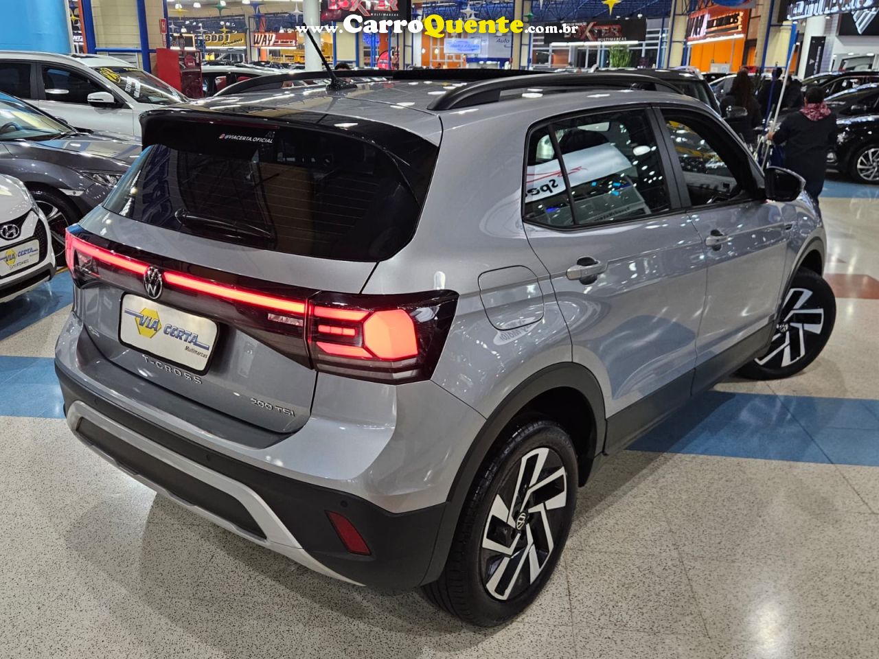 VOLKSWAGEN T-CROSS 1.0 TSI * C/ Teto Solar + Garantia de Fábrica * 2025 - Loja