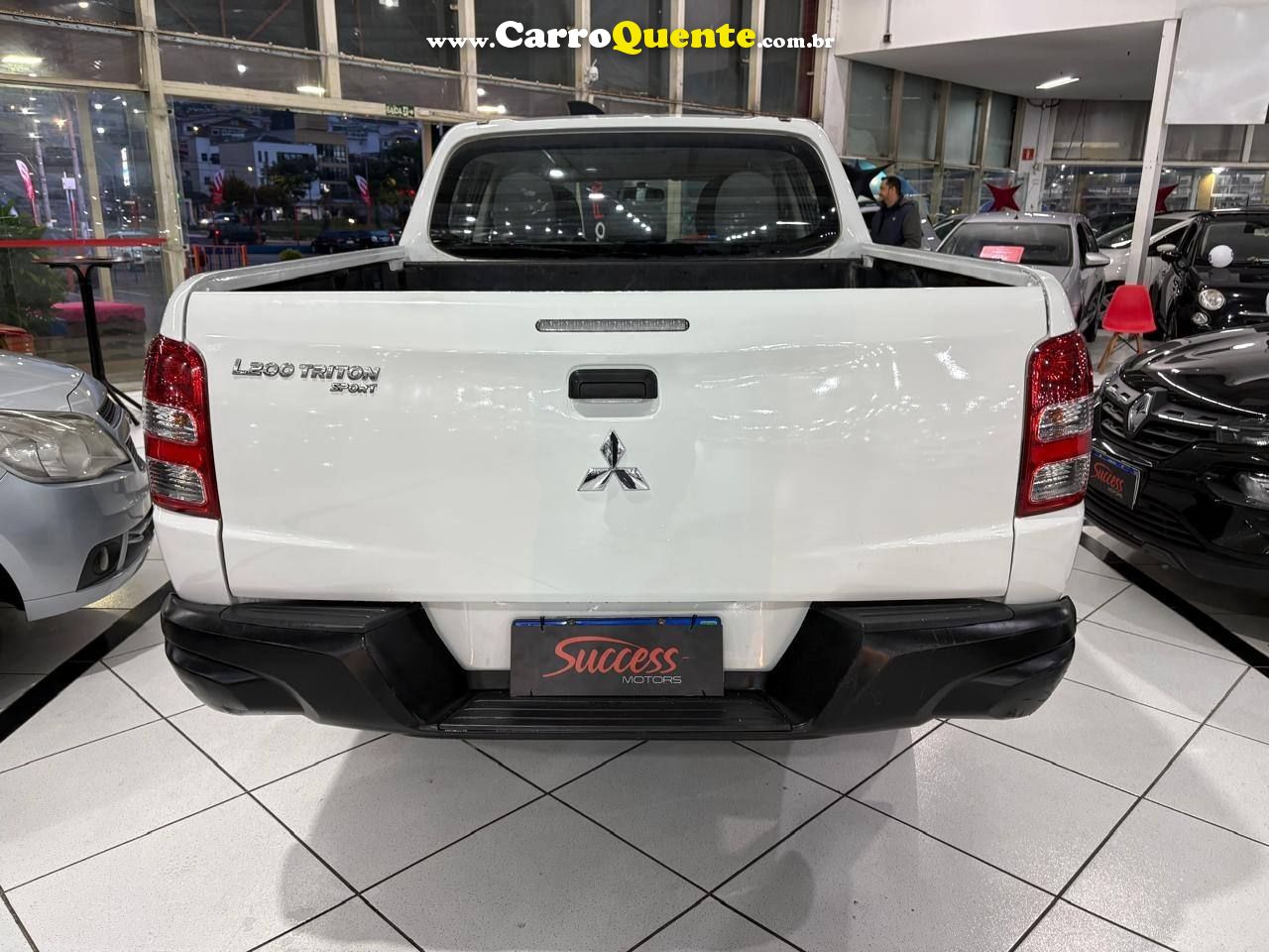 MITSUBISHI L200 TRITON 2020 - Loja