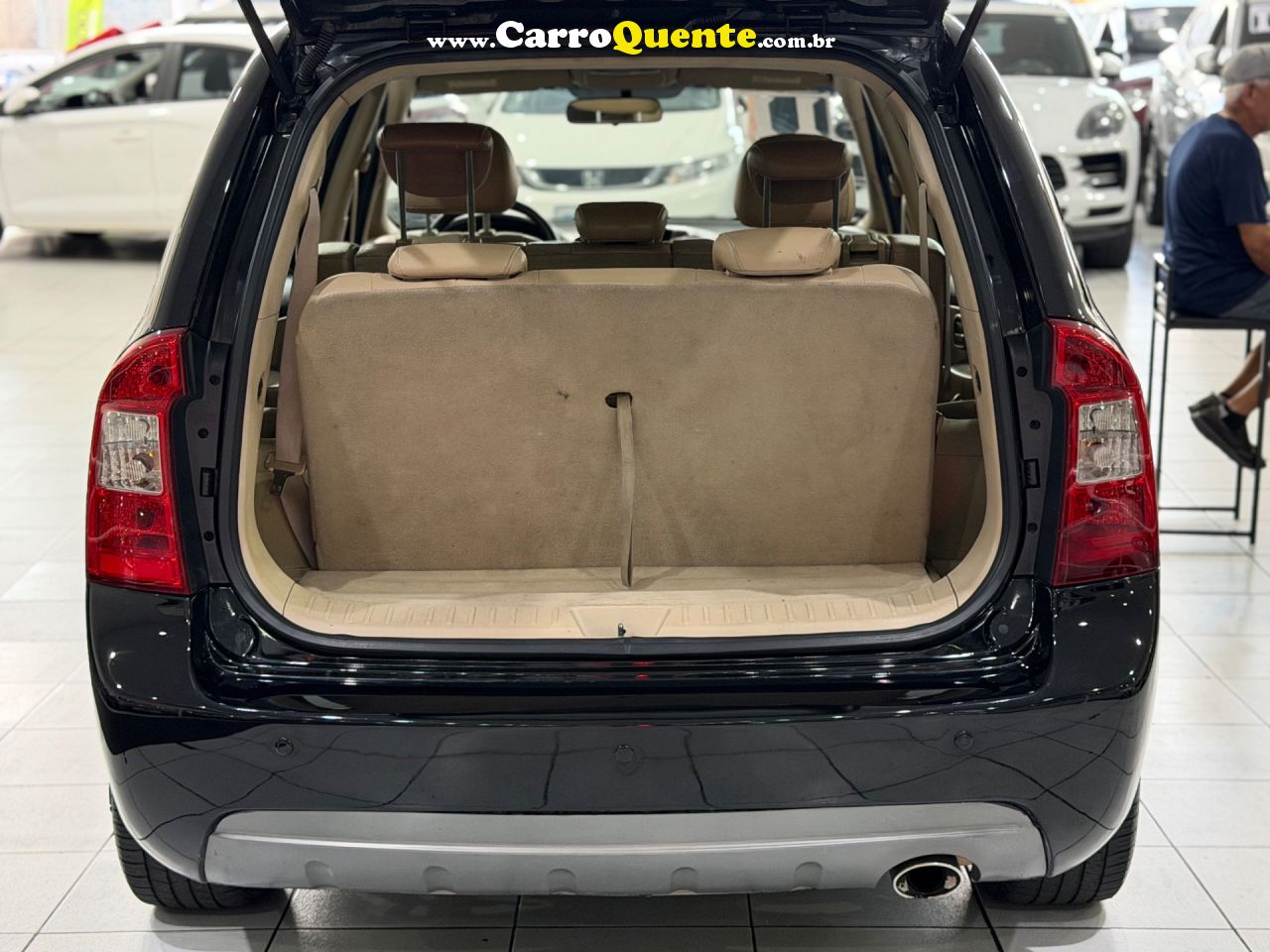 KIA CARENS 2.0 EX 16V 2011 - Loja