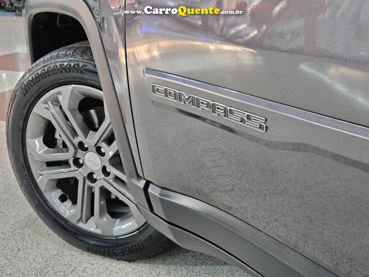 JEEP COMPASS 1.3 T270 TURBO LONGITUDE * C/ 28.600 Km Apenas * 2023 - Loja