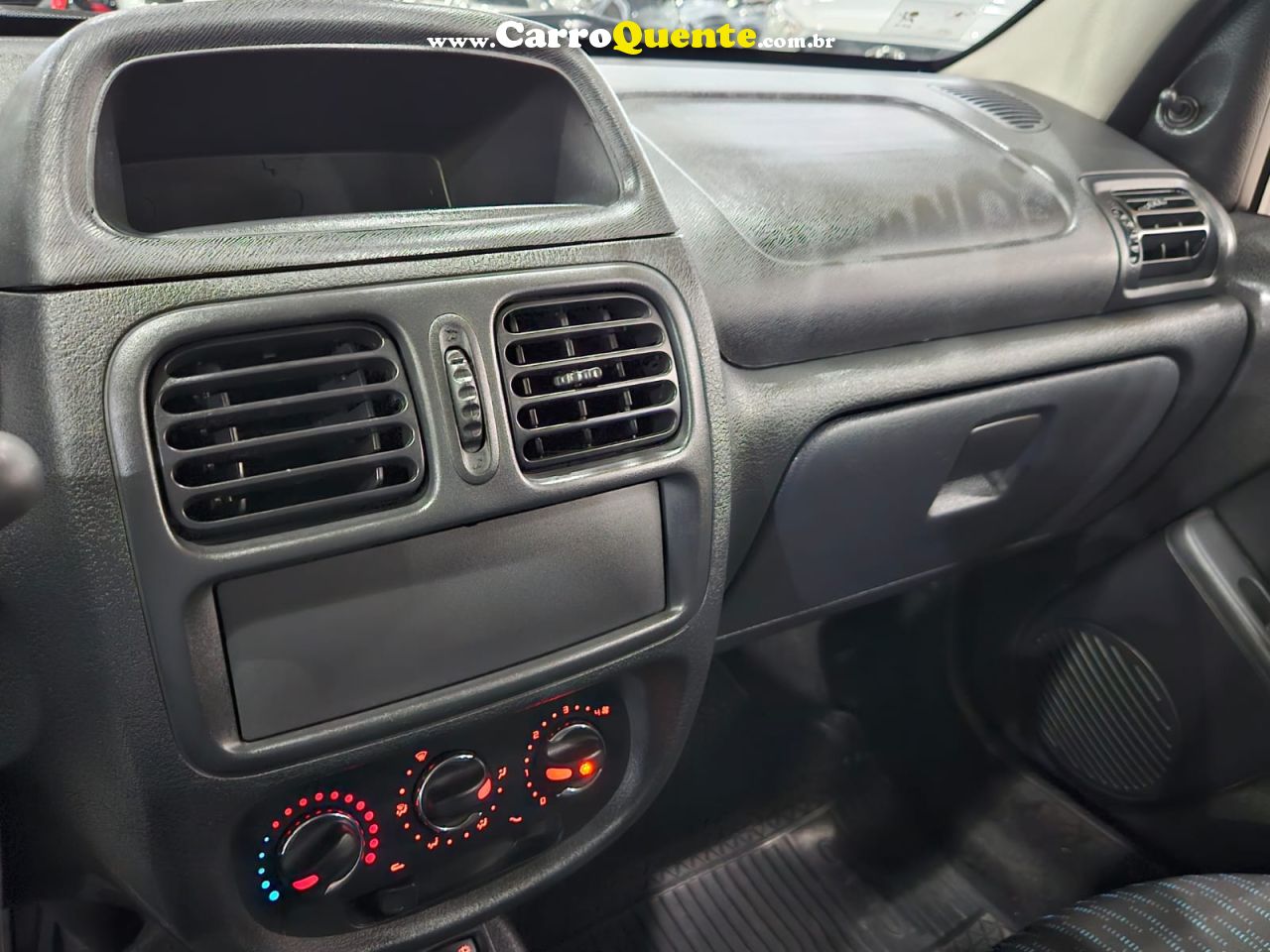 RENAULT CLIO 1.0 EXPRESSION FLEX  * C/ 29.800 Km Apenas * 2016 - Loja