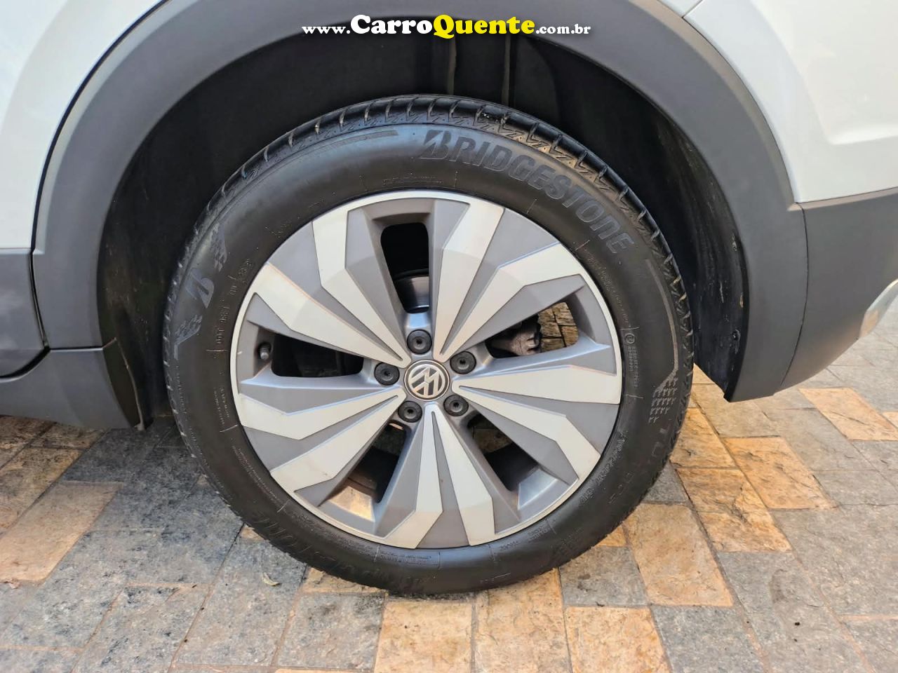 VOLKSWAGEN T-CROSS 1.0 200 TSI TOTAL COMFORTLINE 2020 - Loja