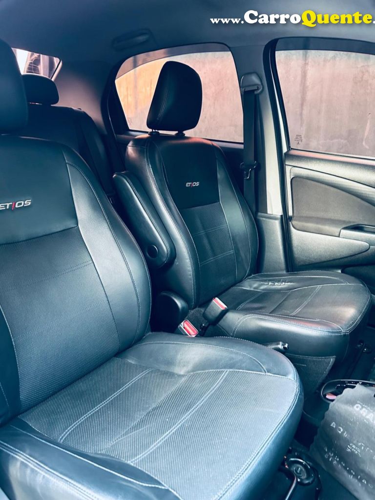 TOYOTA   ETIOS PLATINUM SED. 1.5 FLEX 16V 4P AUT.   BRANCO 2018 1.5 FLEX - Loja