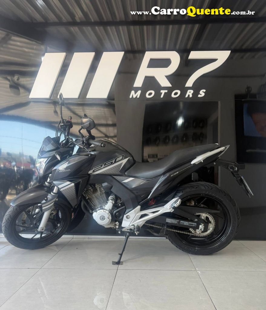 HONDA   CB TWISTERFLEXONE 250CC   CINZA 2022 250 GASOLINA - Loja