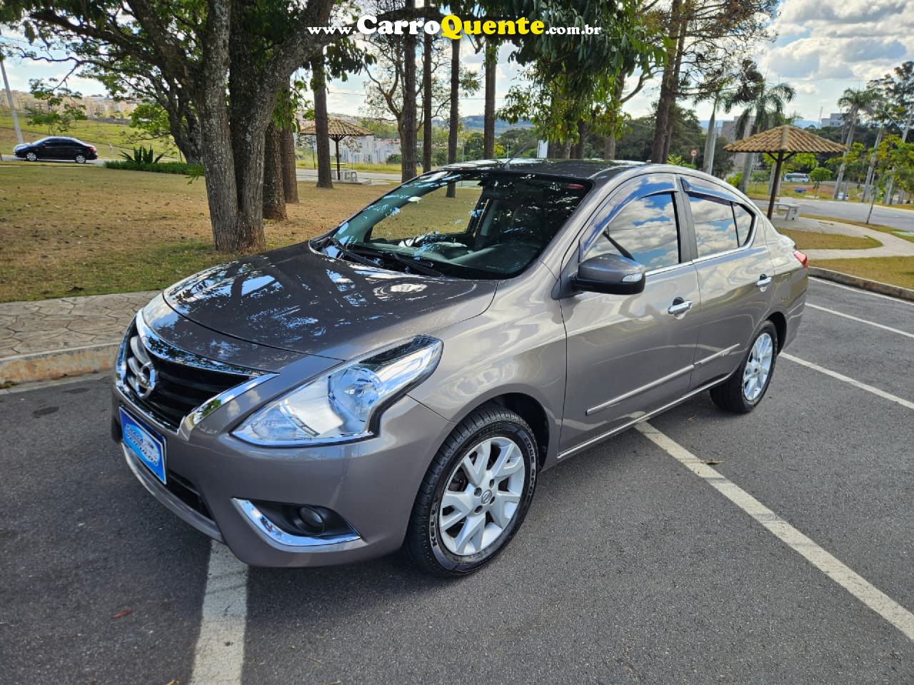 NISSAN   VERSA SL 1.6 16V FLEXSTART 4P AUT.   CINZA 2017 1.6 FLEX - Loja