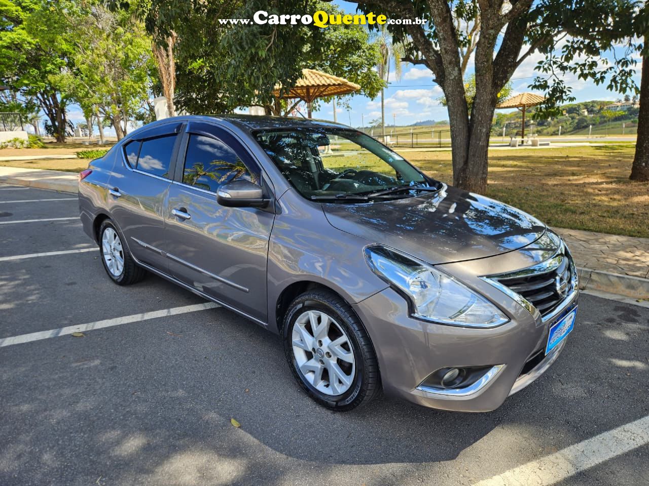 NISSAN   VERSA SL 1.6 16V FLEXSTART 4P AUT.   CINZA 2017 1.6 FLEX - Loja