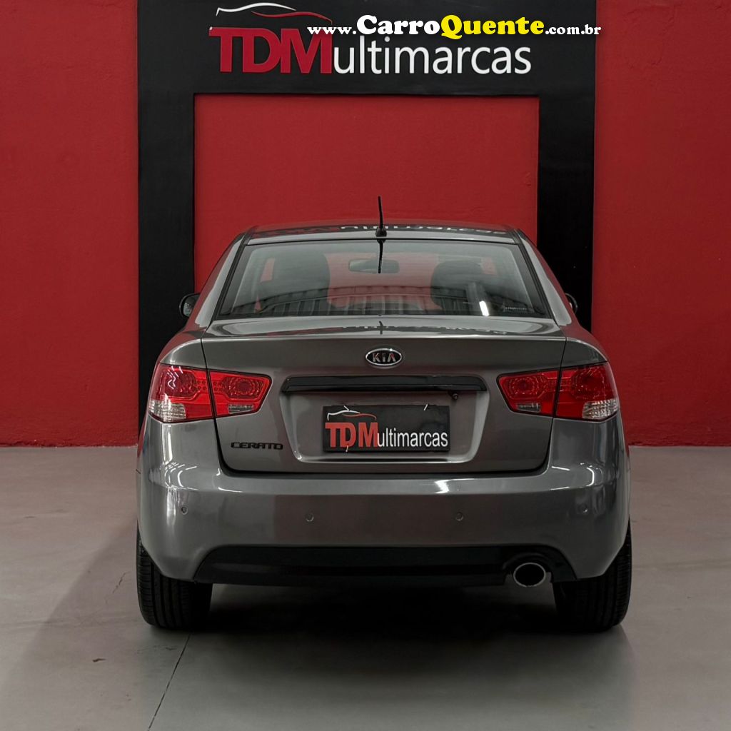 KIA   CERATO 1.6 16V  FLEX  AUT.   CINZA 2013 1.6 FLEX - Loja