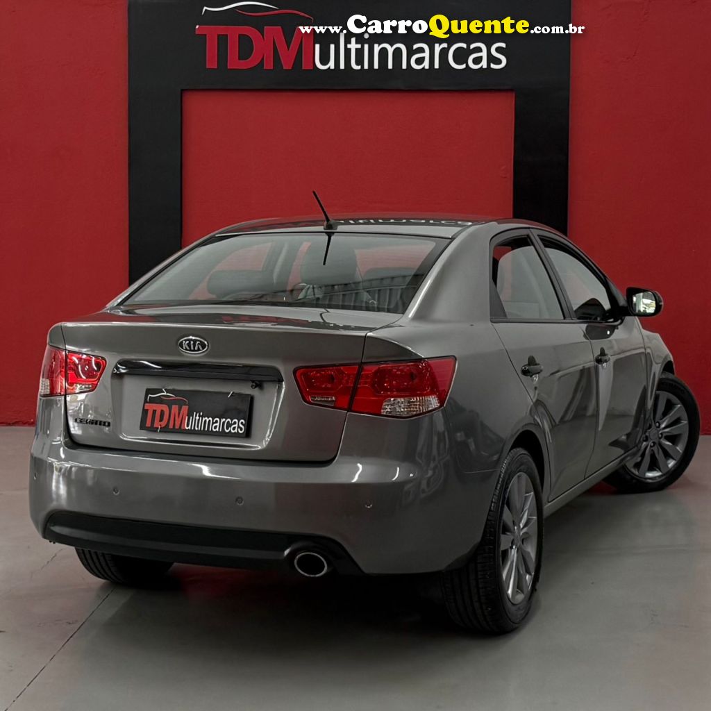 KIA   CERATO 1.6 16V  FLEX  AUT.   CINZA 2013 1.6 FLEX - Loja