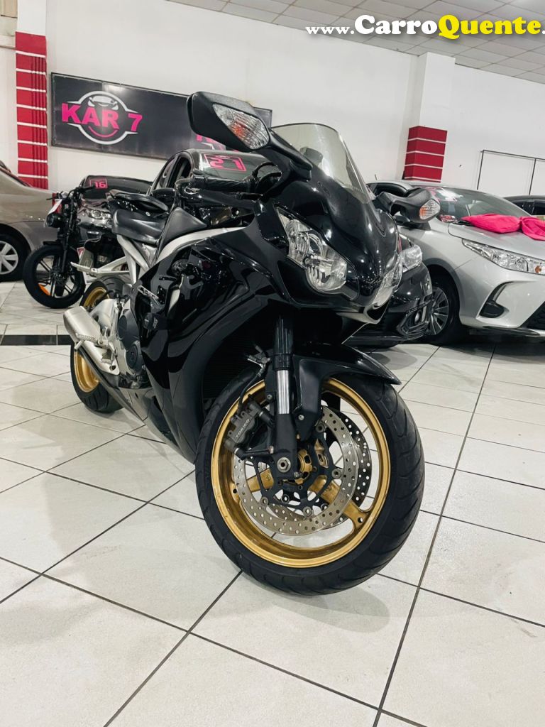 HONDA   CBR 1000 RR FIREBLADE   PRETO 2011 10000 GASOLINA - Loja
