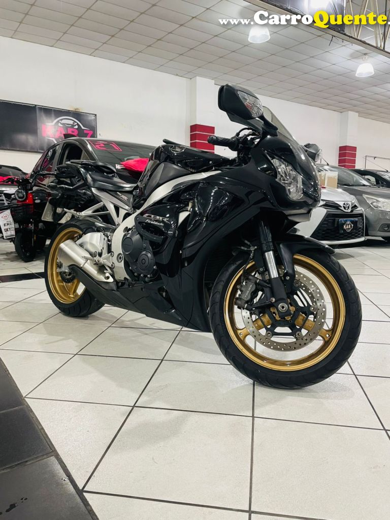 HONDA   CBR 1000 RR FIREBLADE   PRETO 2011 10000 GASOLINA - Loja